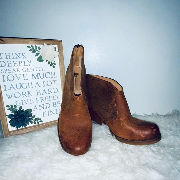 Kork-Ease Shoes - Korks Gemini Brown Snake Print Bootie Size 8.5M
